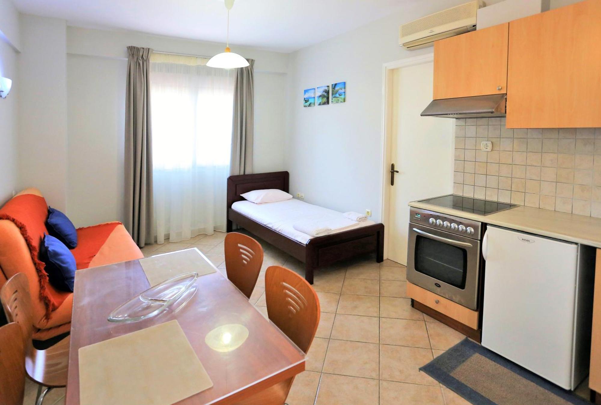 Chrispy Apartments Sívota الغرفة الصورة